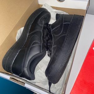 Black Airforce 1s